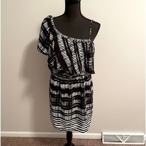 One Shoulder Express Dress